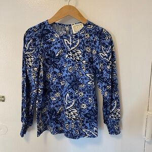 Sail to Sable Blue and White Floral Blouse. Size XXS